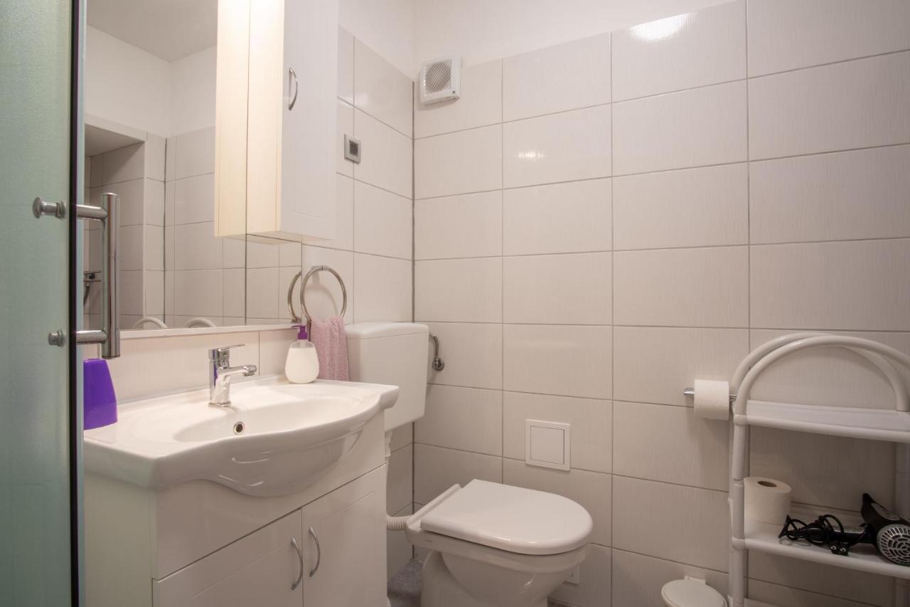 Private Holliday Apartment Pag Town Exterior foto