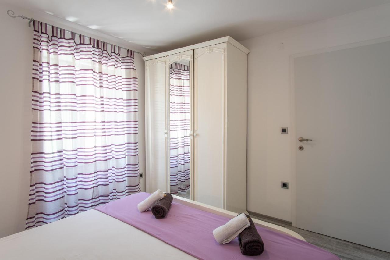 Private Holliday Apartment Pag Town Exterior foto